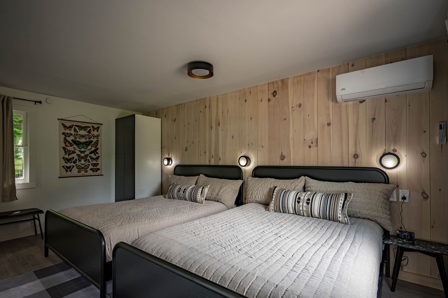 Double Queen Cabin interior view